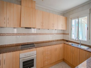 49744charmingdetached2bedvillawithsaltlakevie