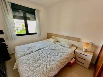 49747topfloor2bedroomapartmentwithprivatesola