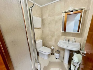 49747topfloor2bedroomapartmentwithprivatesola