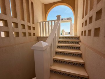 49747topfloor2bedroomapartmentwithprivatesola