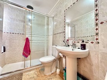 49750twobedroomgardenapartmentinlaregiacaboro