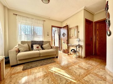 49750twobedroomgardenapartmentinlaregiacaboro