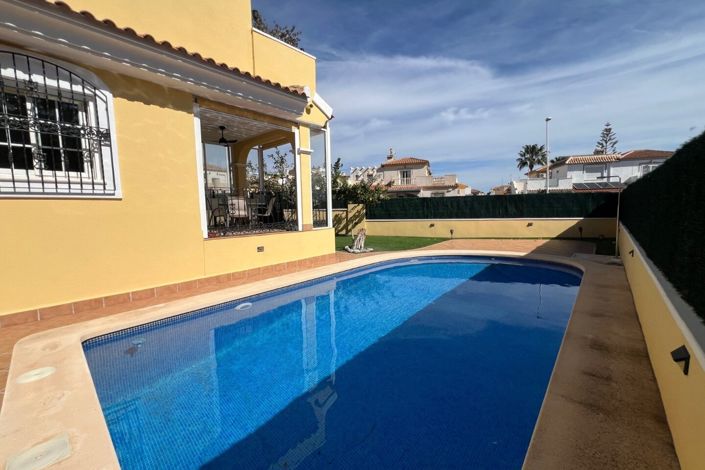 Image No.23-3 Bed Villa for sale