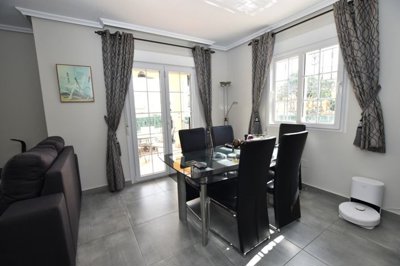 49760astylishdetachedvillaintheprimelocationo