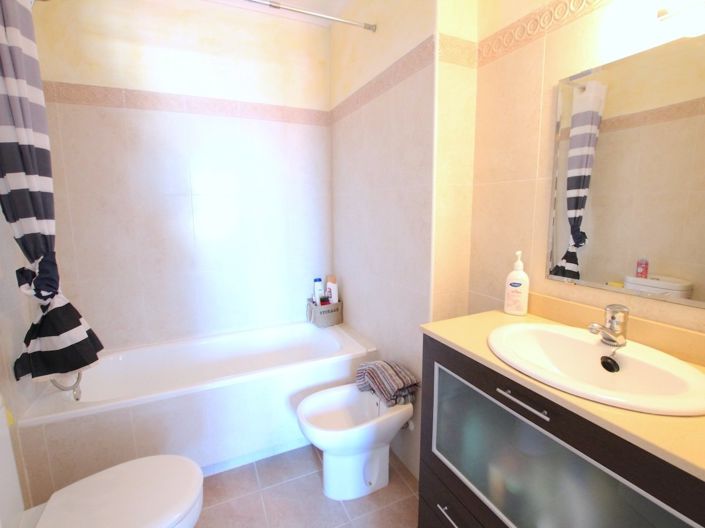 Image No.16-2 Bed Apartment for sale
