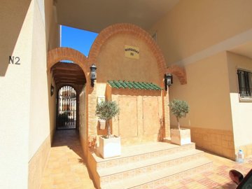 49754beautiful2bedroompenthousewithprivateroo
