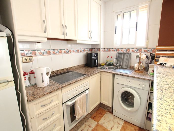 Image No.16-2 Bed Townhouse for sale