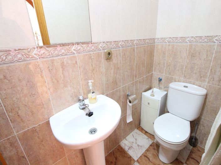 Image No.17-2 Bed Townhouse for sale