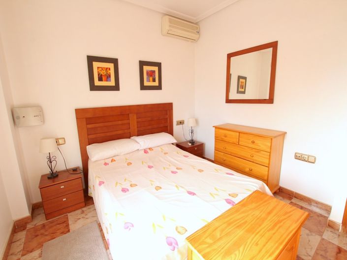 Image No.20-2 Bed Townhouse for sale