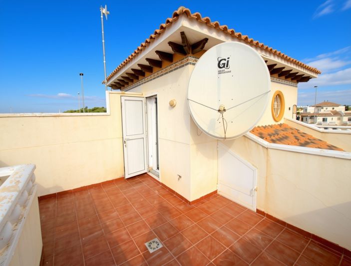 Image No.26-2 Bed Townhouse for sale