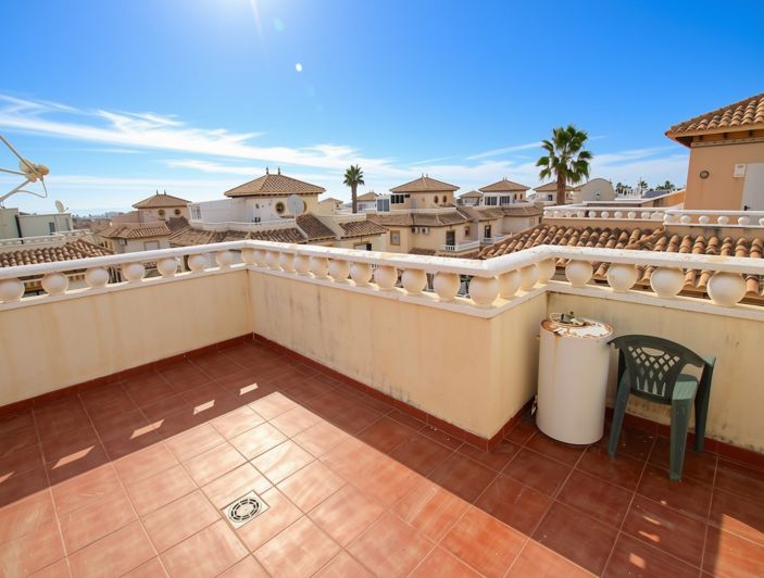 Image No.28-2 Bed Townhouse for sale