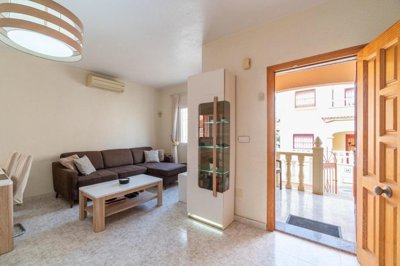 49756awellpresentedtownhousewith3bedsinplayaf