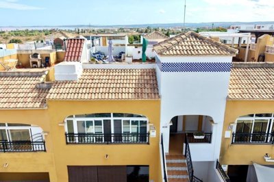 49764charmingtopfloorapartmentinlosmontesinos