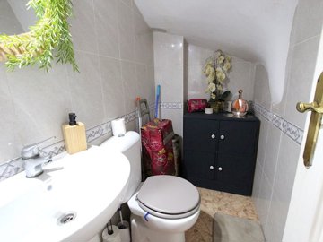 49774fabulous2bedroomtownhouseonstjameshill01