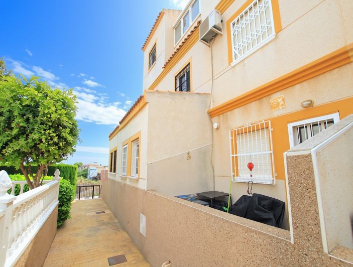 Image No.27-2 Bed Townhouse for sale