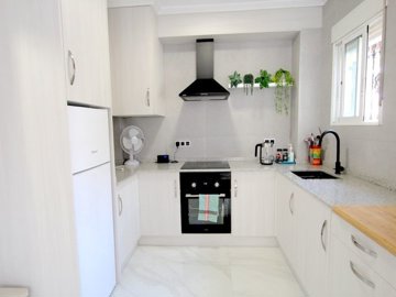 49775beautifullystyled2bed2bathpropertyinlare