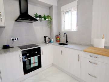 49775beautifullystyled2bed2bathpropertyinlare