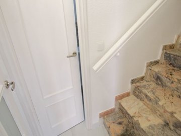 49775beautifullystyled2bed2bathpropertyinlare