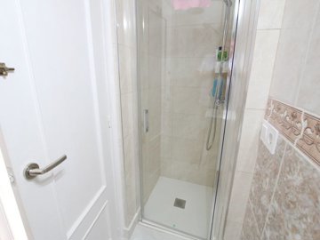49775beautifullystyled2bed2bathpropertyinlare