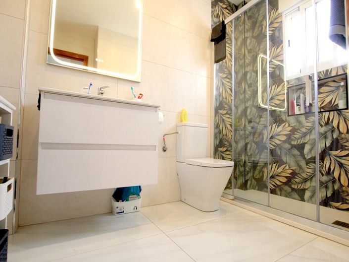 Image No.21-2 Bed Townhouse for sale