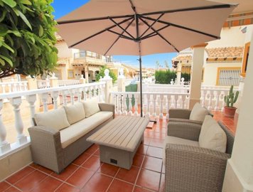 49775beautifullystyled2bed2bathpropertyinlare