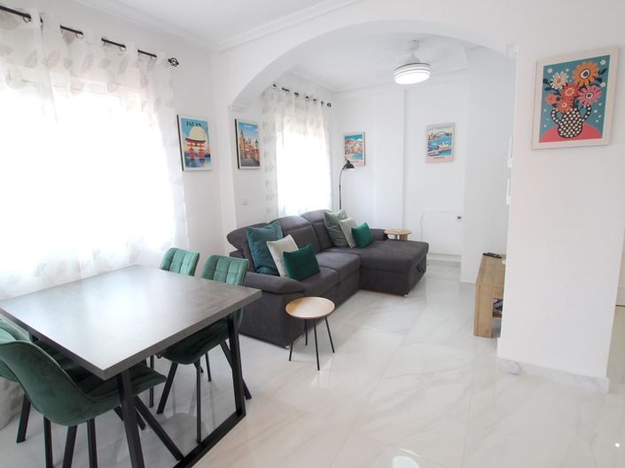 Image No.8-2 Bed Townhouse for sale