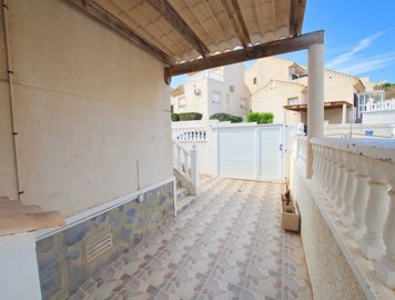 497793bedroomdetachedvillawithprivatespaandga