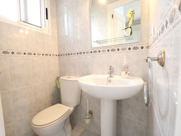 49776beautifultwobedroomtownhousewithprivateg