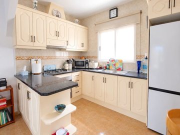 49784spaciousdetachedvillawithroomforaprivate