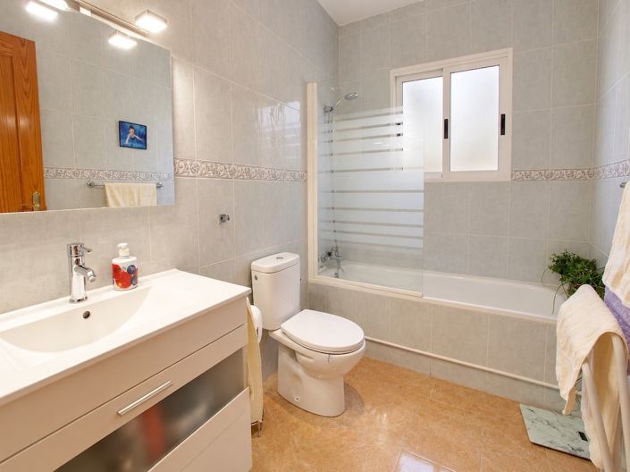 Image No.18-4 Bed Villa for sale