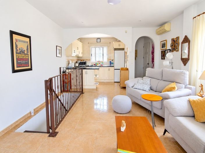 Image No.2-4 Bed Villa for sale