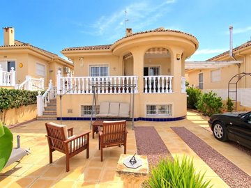 49784spaciousdetachedvillawithroomforaprivate