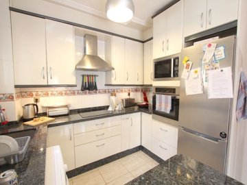 49781spacious2bedhomewithfantasticoutdoorspac