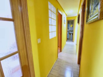 49780spacious3bedroomriversideapartmentwithse