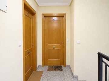 49780spacious3bedroomriversideapartmentwithse