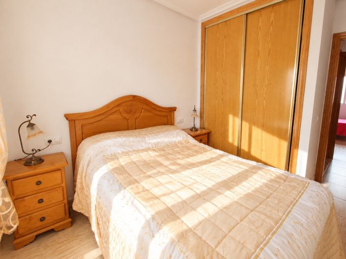 Image No.12-3 Bed Townhouse for sale