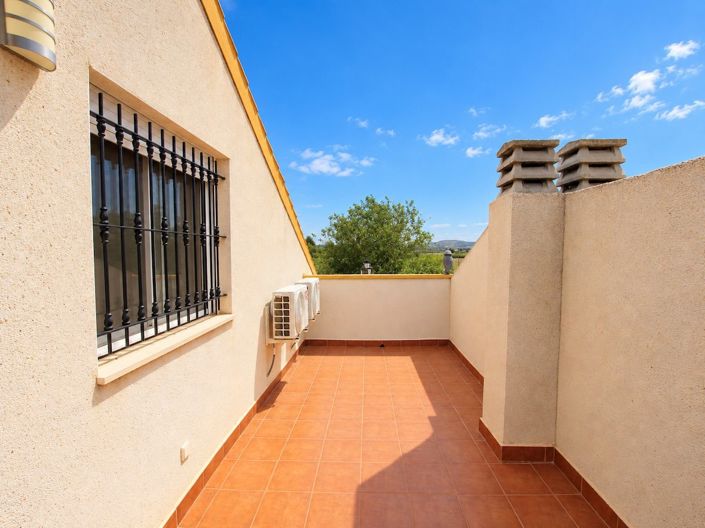 Image No.19-3 Bed Townhouse for sale