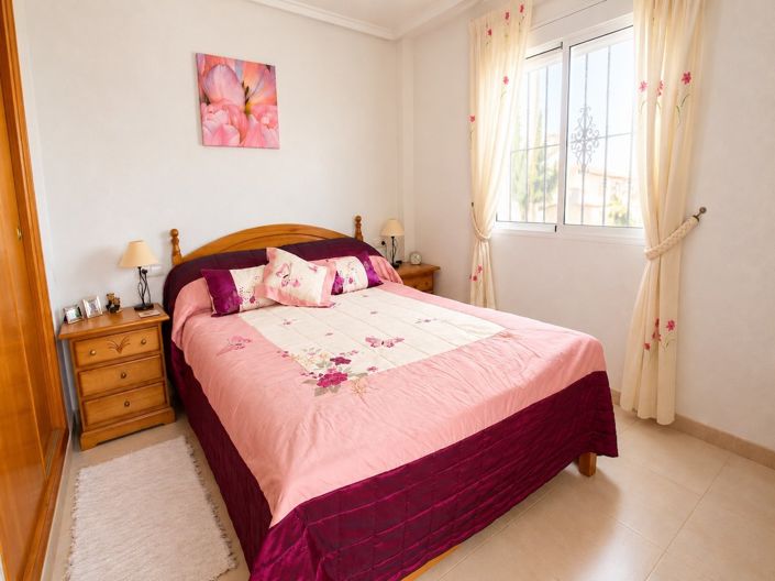 Image No.16-3 Bed Townhouse for sale