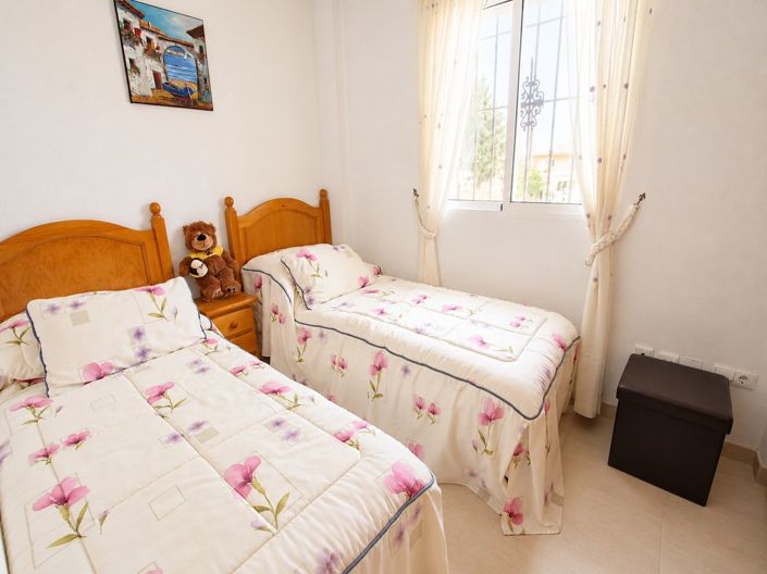 Image No.18-3 Bed Townhouse for sale
