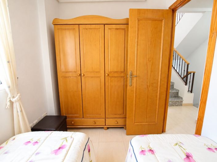Image No.19-3 Bed Townhouse for sale