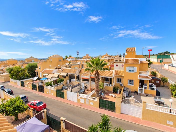 Image No.27-3 Bed Townhouse for sale