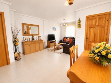 49786spacious3bedquadstylehomewithsunnyterrac