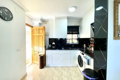 49785aspacious3bedapartmentinlasiesta06102615