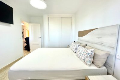 49785aspacious3bedapartmentinlasiesta06102615