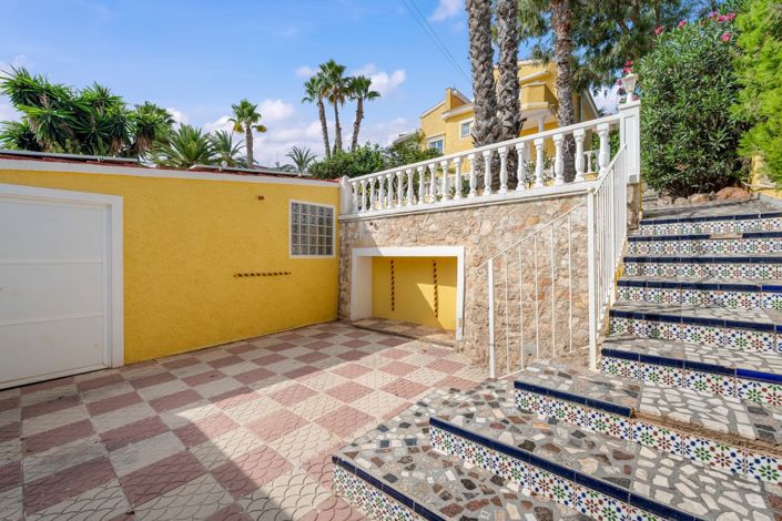 Image No.25-2 Bed Villa for sale
