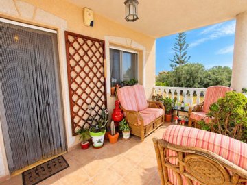 49789impressiveandspacioustownhousewithintern