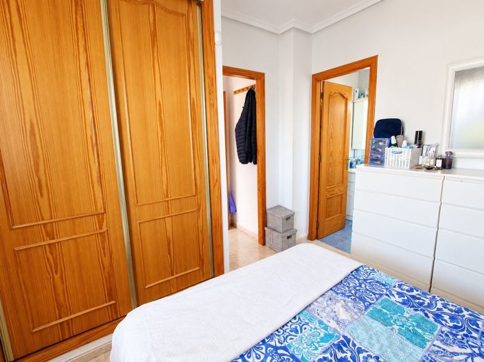 Image No.17-4 Bed Townhouse for sale