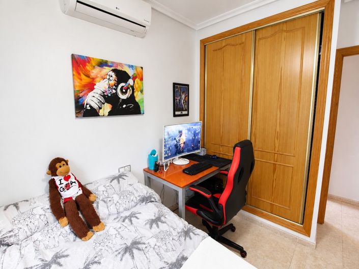 Image No.20-4 Bed Townhouse for sale