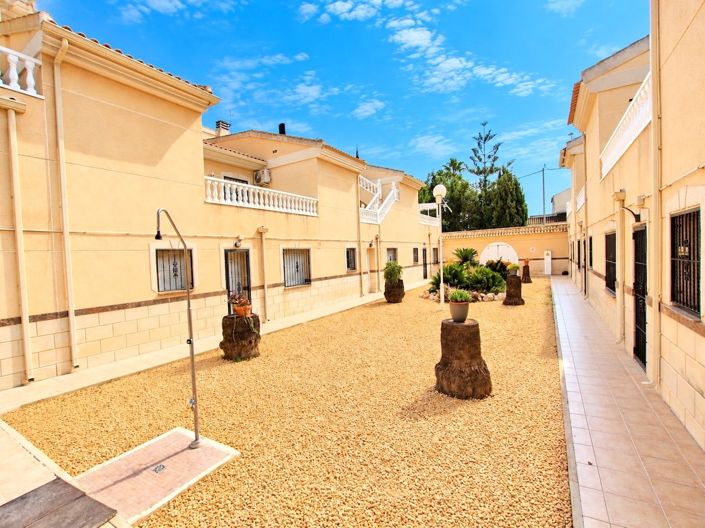 Image No.5-4 Bed Townhouse for sale