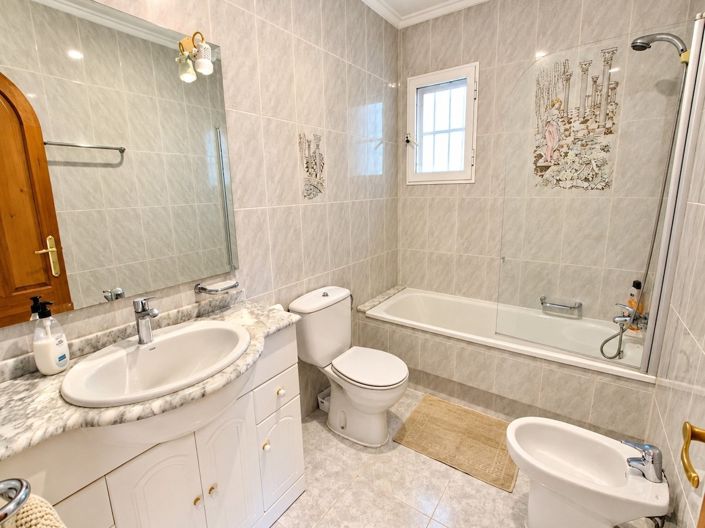 Image No.24-4 Bed Villa for sale